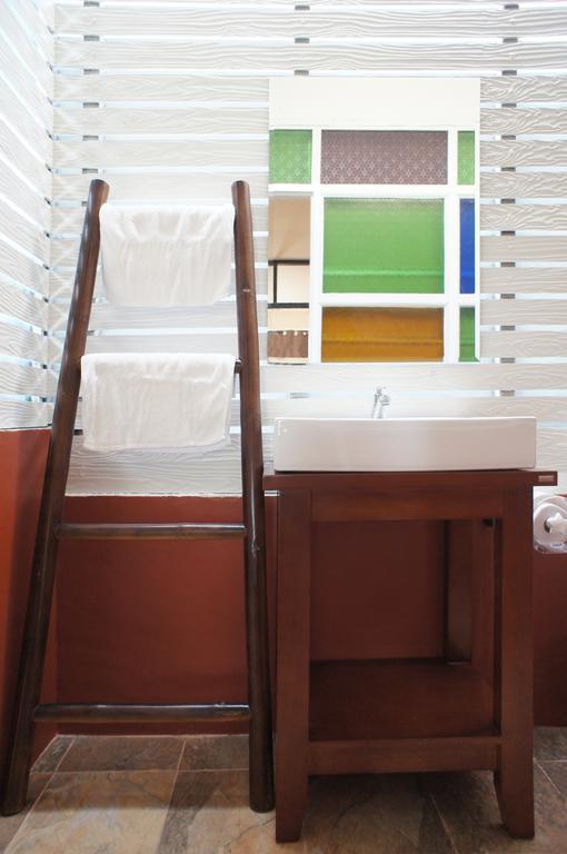 อยู่ดี โคซี เบดแอนด์เบรคฟาสต์ Hotel เชียงใหม่ ภายนอก รูปภาพ